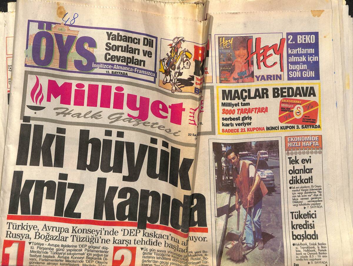 Milliyet Halk Gazetesi 28 Haziran 1994 - Galatasaray Polonya'ya Yöneldi - Dünya Brezilya'yı İzliyor GZ153078 - 1