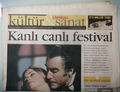 Milliyet Kültür-Sanat Gazetesi 11 Nisan 2002 İzmir Işık Saçıyor - Kanlı Canlı Festival -GZ33463 - 1