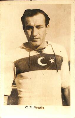 M.T. Gündüz Milli Takım Kartpostal (Küçük Boy) KRT19904 - 1