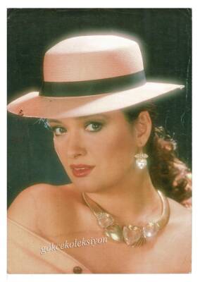 Müjde Ar Büyük Boy Kartpostal KRT6700 - 1