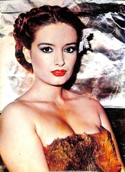 Müjde Ar Kartpostal (Küçük Boy) KRT22463 - Gökçekoleksiyon