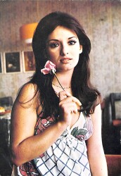 Müjde Ar Kartpostal (Küçük Boy) KRT22679 - Gökçekoleksiyon