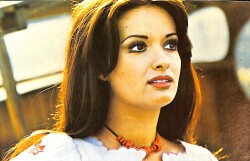 Müjde Ar Kartpostal (Küçük Boy) KRT22718 - Gökçekoleksiyon