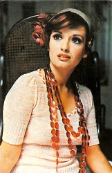 Müjde Ar Kartpostal (Küçük Boy) KRT23115 - Gökçekoleksiyon