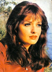 Müjde Ar Kartpostal (Küçük Boy) KRT23182 - Gökçekoleksiyon