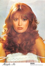 Müjde Ar Kartpostal (Orta Boy) KRT22395 - Gökçekoleksiyon