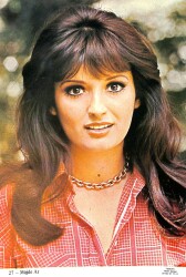 Müjde Ar Kartpostal (Orta Boy) KRT23479 - Gökçekoleksiyon