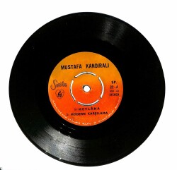 Mustafa Kandıralı - Mevlana Modern KarşılamaGüller ArasıBahriye Çiftetellisi Plak (107.5) PLK18434 - 1