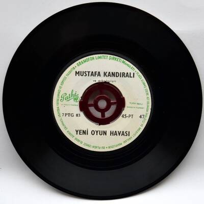 Mustafa Kandıralı - Yeni Oyun Havası PLAK PLK3737 - 1
