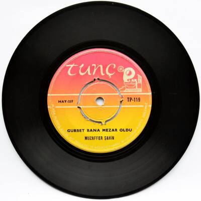 Muzaffer Şahin - Gurbet Bana Mezar Oldu (107.5) PLK6413 - 1
