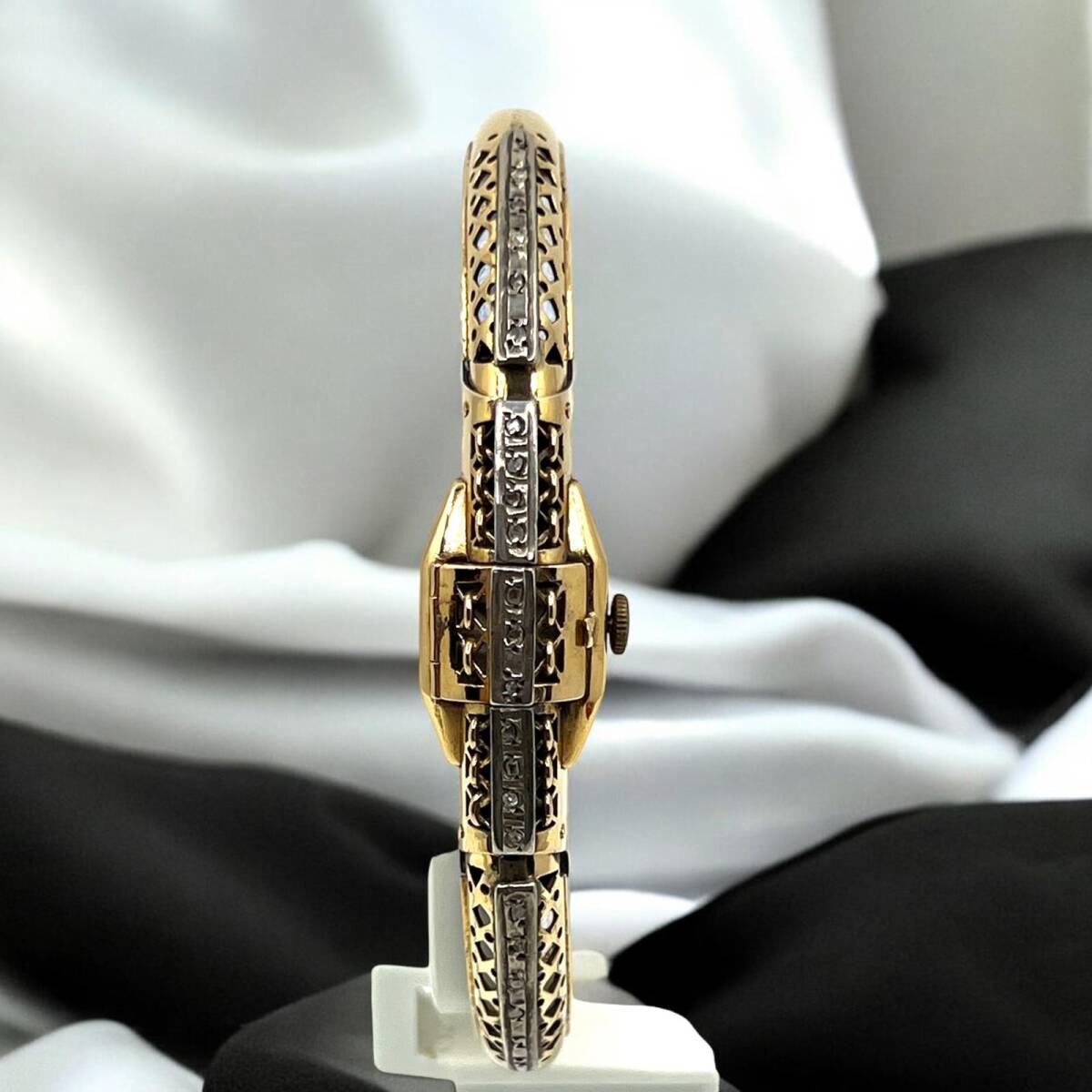 Nacar 18 Ayar Altın Elmas Taşlı Kurmalı Bayan Kol Saati ELM267 #31.60 - 2