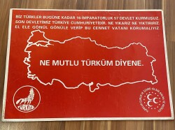 NE MUTLU TÜRKÜM DİYENE ULTRA DEV BOY KARTPOSTAL (70X50 cm) KRT17519 - Gökçekoleksiyon