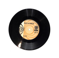 İzzet Altınmeşe - Esmer / Mamoş PLAK (10/6.5) PLK25685 - Gökçekoleksiyon