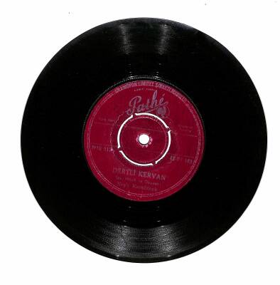 Neşe Karaböcek - Dertli Kervan / Ellere Bırakmam Seni PLAK (10/7) PLK19551 - 1