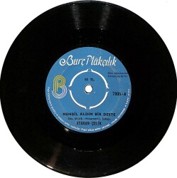 Atakan Çelik - Mendil Aldım Bir Deste / Bir O Yandan Bir Bu Yandan PLAK (10/6) PLK24817 - Gökçekoleksiyon