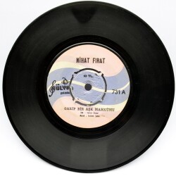 Nihat Fırat - Garip Bir Aşk Mahkumu (108) PLK6874 - 1
