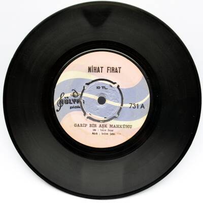 Nihat Fırat - Garip Bir Aşk Mahkumu (108) PLK6874 - 1