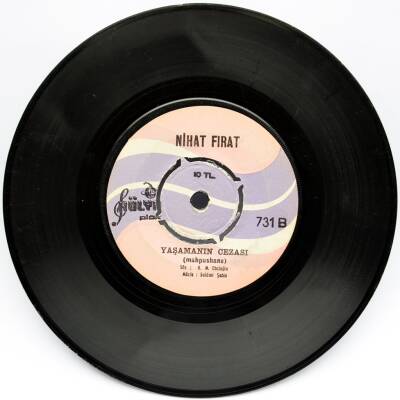 Nihat Fırat - Garip Bir Aşk Mahkumu (108) PLK6874 - 2