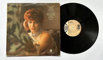 Nil Burak - İki Elim Yakanda (Dönem Baskı) LP Plak (107.5) PLK21986 - 2