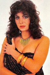 Nilgün Akçaoğlu Kartpostal (Küçük Boy) KRT22936 - Gökçekoleksiyon