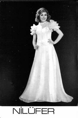 Nilüfer Siyah-Beyaz Orta Boy Kartpostal KRT18937 - 1