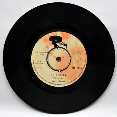 Nino Ferrer - Le Telefon Madame Robert PLAK (107) PLK3700 - 1