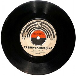 Ersen ve Kardaşlar - Metelik / Yine Seni Tanırım Plak (10/6) PLK25258 - Gökçekoleksiyon