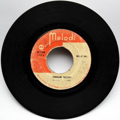 Nuray Akın - Perdeleri Tüllenir (106) PLK5302 - 1