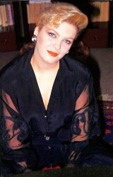 Nurseli İdiz Kartpostal (Küçük Boy) KRT22119 - Gökçekoleksiyon