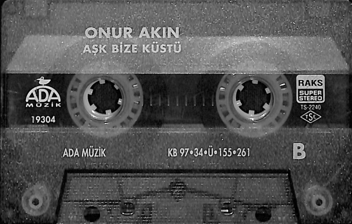 Onur Akın - Aşk Bize Küstü Kaset (İkinci El) KST27806 - 2