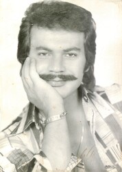 Orhan Gencebay Siyah-Beyaz Kartpostal (Büyük Boy) KRT22307 - Gökçekoleksiyon