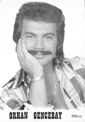 Orhan Gencebay Siyah-Beyaz Kartpostal (Orta Boy) KRT22843 - Gökçekoleksiyon