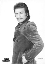 Orhan Gencebay Siyah-Beyaz Kartpostal (Orta Boy) KRT22844 - Gökçekoleksiyon