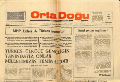 Orta Doğu Gazetesi 12 Nisan 1976 - Maocular Ülkücülere Dinamit Attı GZ89373 - 1