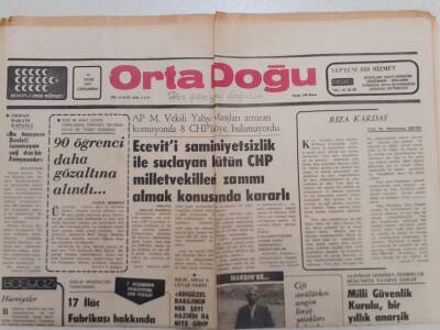 Ortadoğu Gazetesi - 12 Ocak 1977 - Menderes Ben CHPden İstifa Etmedim Çıkarıldım GZ111374 - 1