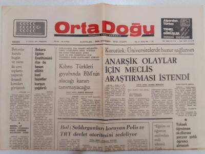 Ortadoğu Gazetesi - 13 Kasım 1975 - Korutürk Anarşik Olaylar İçin Meclis Araştırması İstendi GZ111348 - 1