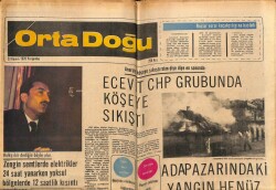 Ortadoğu Gazetesi 23 Kasım 1978 - Ecevit CHP Grubunda Köşeye Sıkıştı GZ66500 - 1