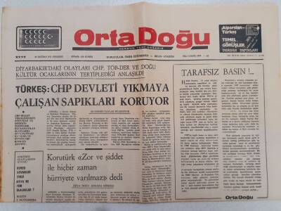 Ortadoğu Gazetesi - 26 Haziran 1975 - Türkeş CHP Devleti Yıkmaya Çalışan Sapıkları Koruyor GZ111355 - 1