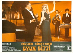 Oyun Bitti Filmi Lobi Kartı No.6 - Cüneyt Arkın - Filiz Akın KRT23573 - Gökçekoleksiyon