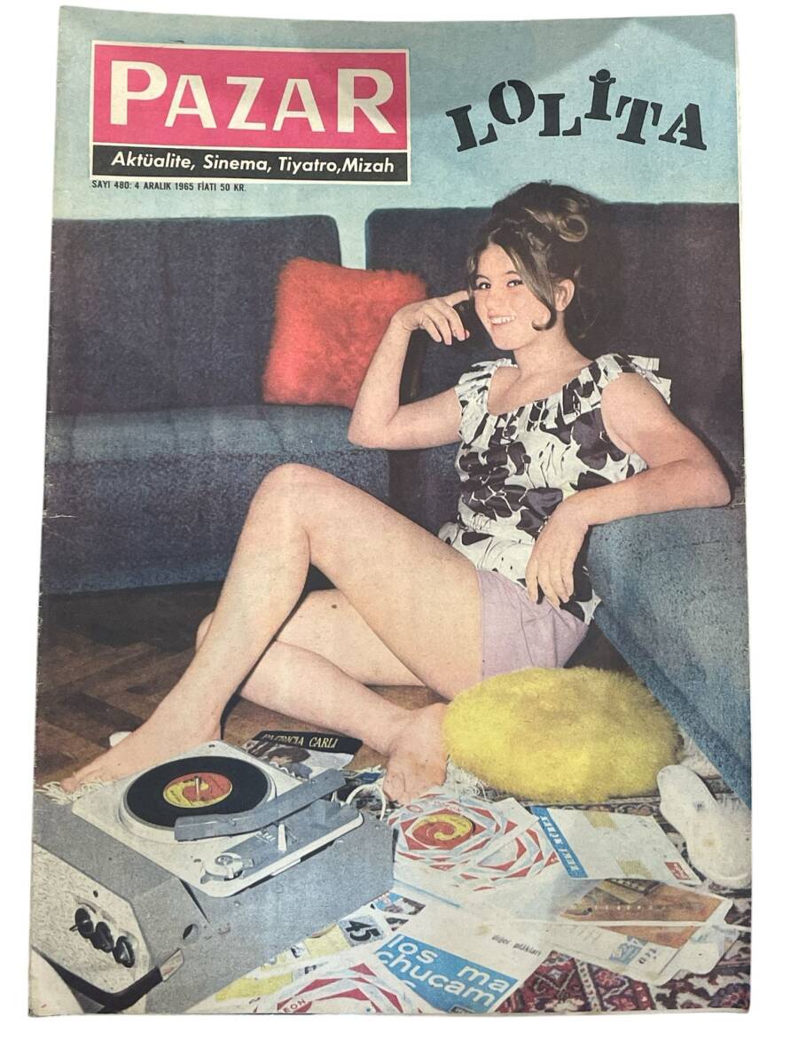 Pazar Aktüalite Sinema Tiyatro Mizah Mecmuası Dergisi 4 Aralık 1965 Sayı: 480 - Hülya Koçyiğit - Cüneyt Arkın - Ajda Pekkan - Gönül Yazar NDR93368 - 1