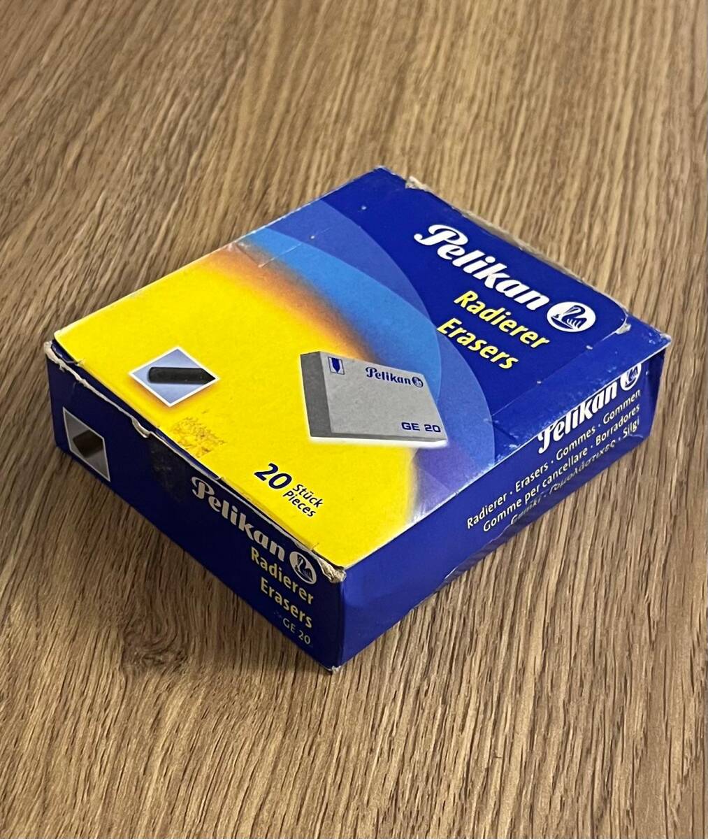 Pelikan Plastik Siyah Silgi Dolu Kutu AOB4756 - 2