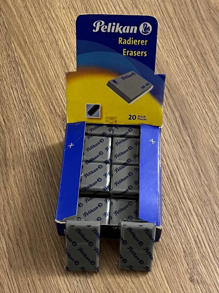 Pelikan Plastik Siyah Silgi AOB4757 - 2