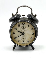 Peter Masa Çalarlı Saat - Gökçekoleksiyon