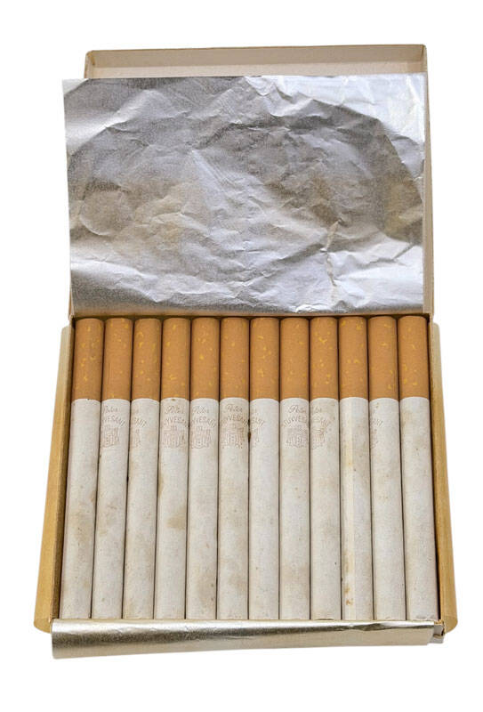 Peter Stuyvesant Dolu Paket Sigara AOB5469 - 3