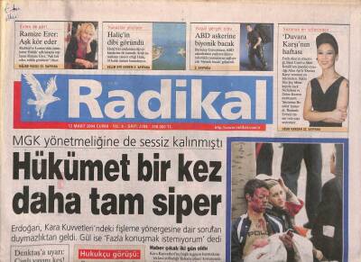 Radikal Gazetesi 12 Mart 2004 - Baykal AKP Düşüşe Geçti - Haliçin Dibi Göründü - MGK Yönetmeliğine de Sessiz Kalınmıştı GZ91974 - 1