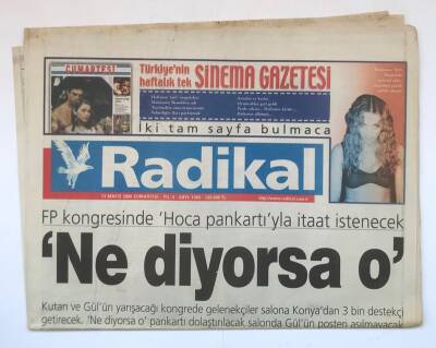 Radikal Gazetesi 13 Mayıs 2000 - FP Kongresinde Hoca Pankartıyla İtaat İstenecek GZ8776 - 1
