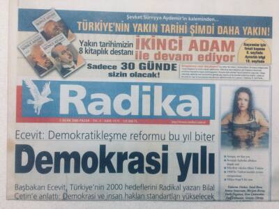 Radikal Gazetesi - 2 Ocak 2000 - Ecevit Demokratikleşme Reformu Bu Yıl Biter GZ46780 - 1