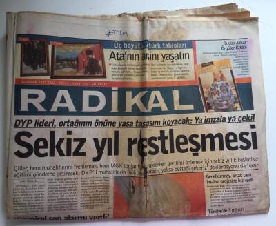 Radikal Gazetesi 22 Nisan 1997 - Liderlerin Eğitimde Sekiz Yıl Restleşmesi GZ39008 - 1