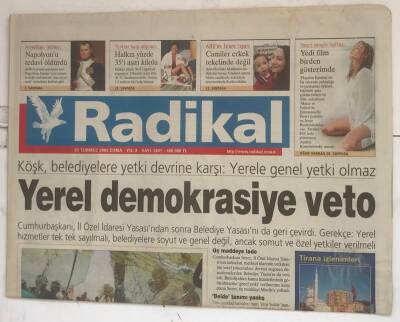Radikal Gazetesi 23 Temmuz 2004 - Yerel Demokrasiye Veto GZ8388 - 1