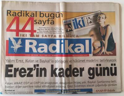 Radikal Gazetesi 3 Ocak 1999 - Eski Tarzına Dönen Sezen Aksu Adı Bende Saklı Albümüyle 20 Günde 330 Bin Sattı GZ20414 - 1